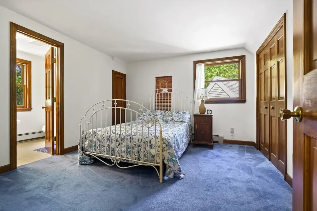 14 Paradise Lane Southport ME 04576