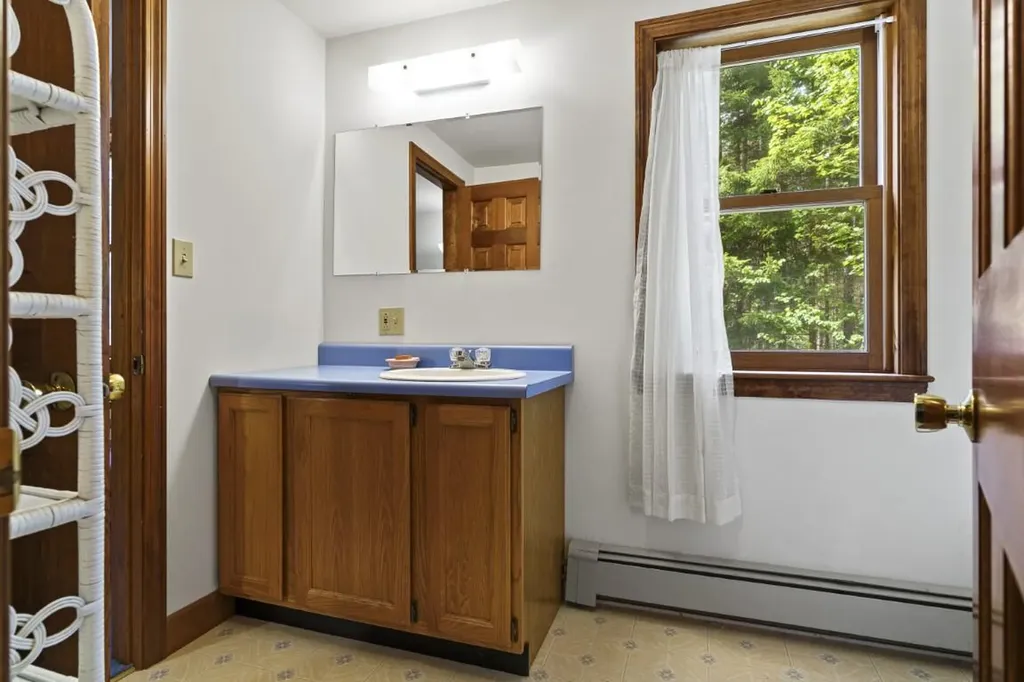 14 Paradise Lane Southport ME 04576