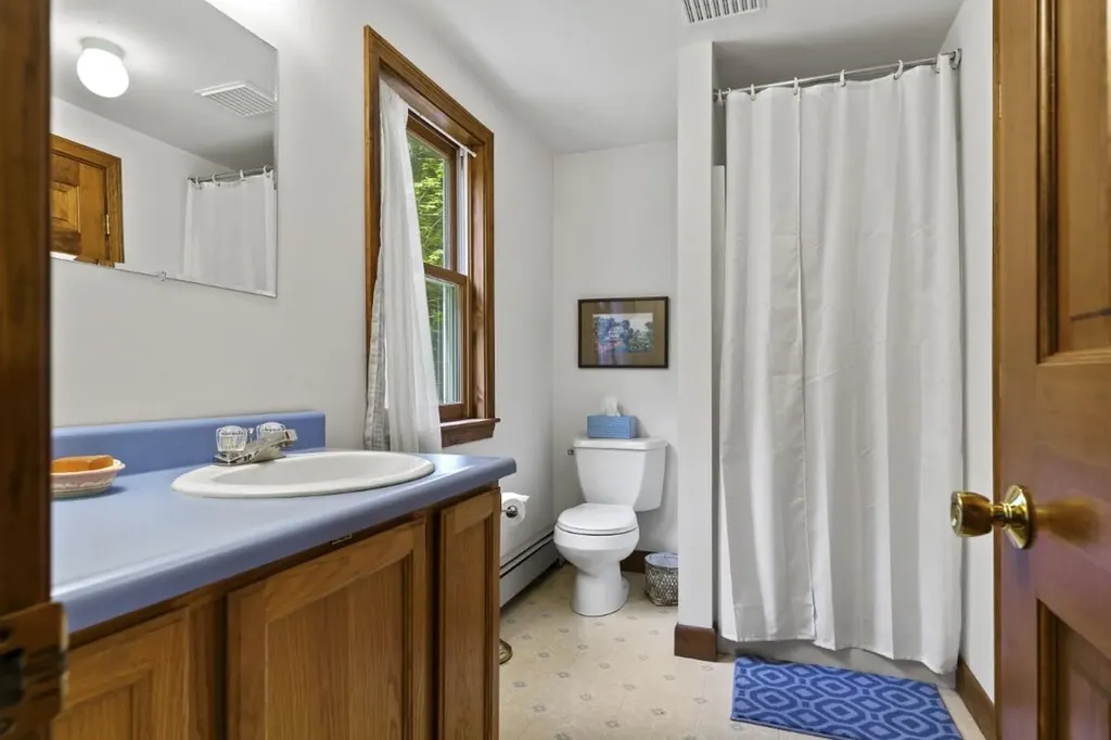 14 Paradise Lane Southport ME 04576