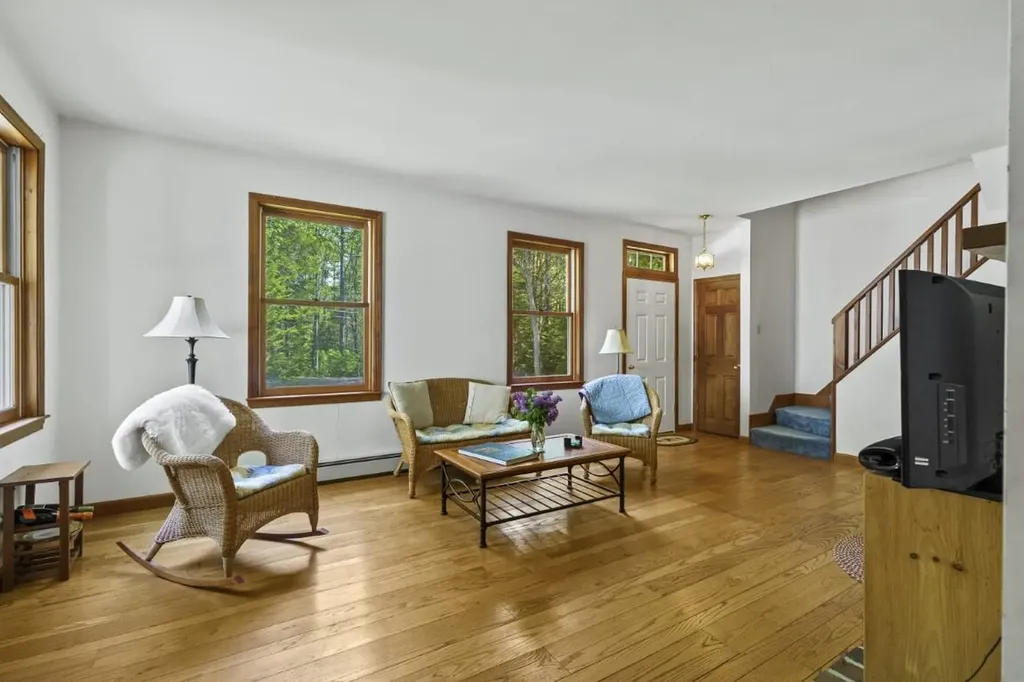 14 Paradise Lane Southport ME 04576