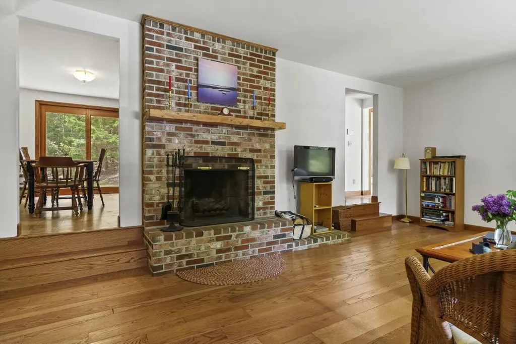 14 Paradise Lane Southport ME 04576