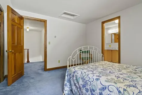 14 Paradise Lane Southport ME 04576