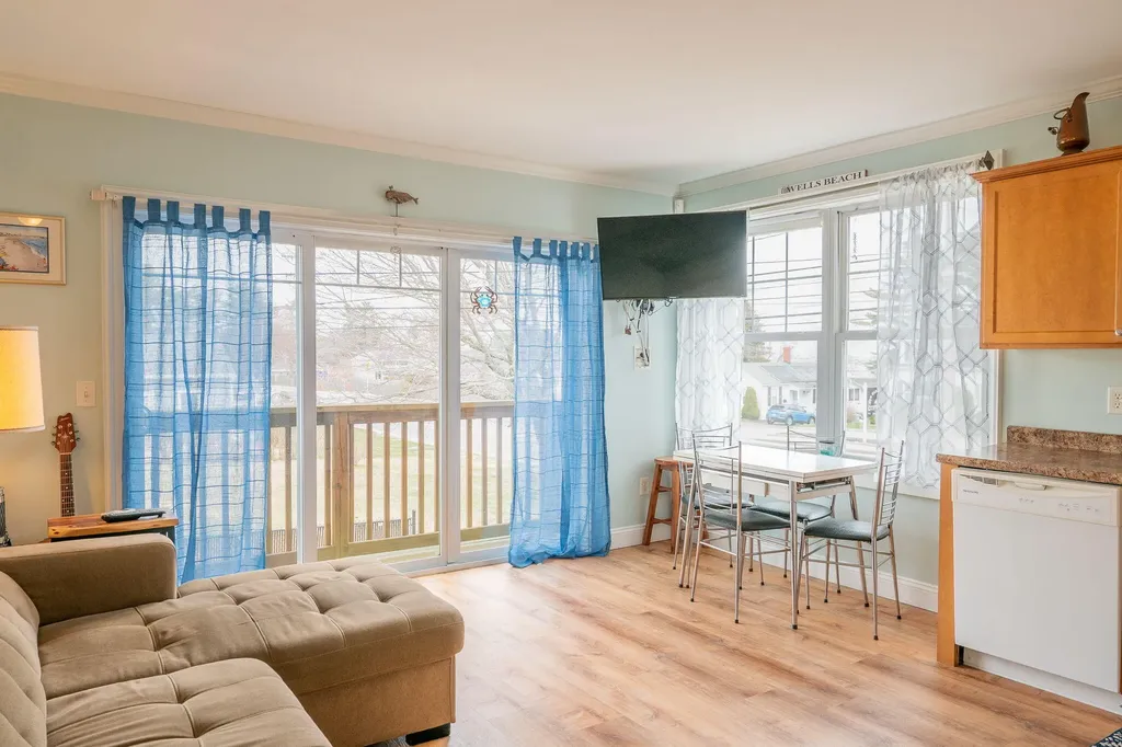 35 Barefoot Cottage Road Wells ME 04090