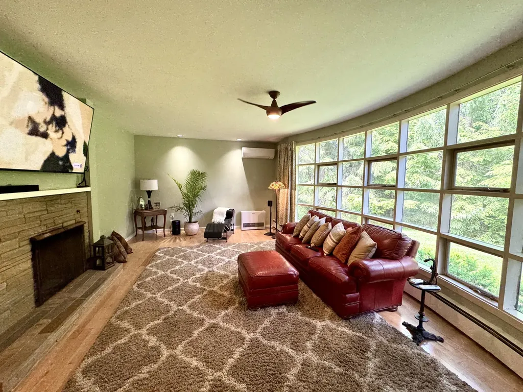 281 Clyde Road Bangor ME 04401