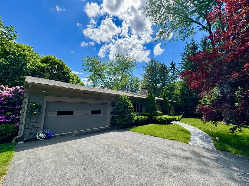 281 Clyde Road Bangor ME 04401