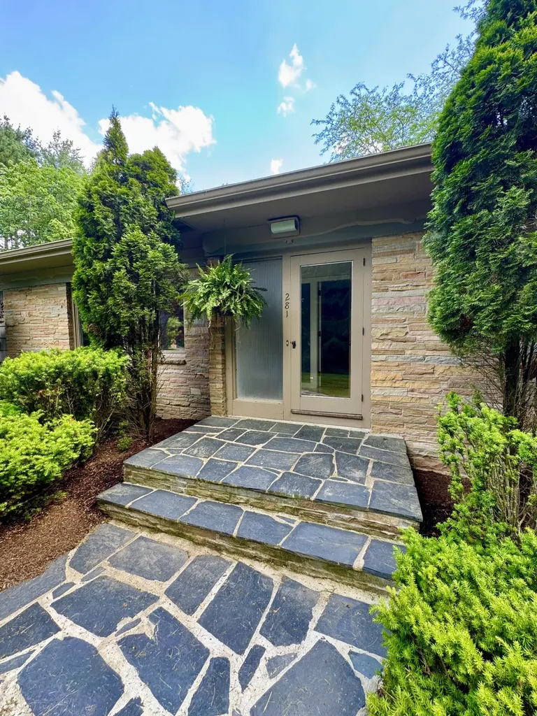 281 Clyde Road Bangor ME 04401