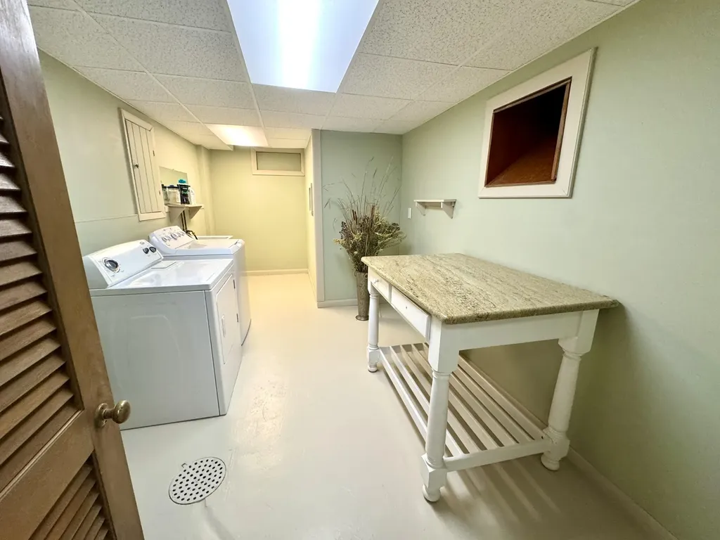 281 Clyde Road Bangor ME 04401