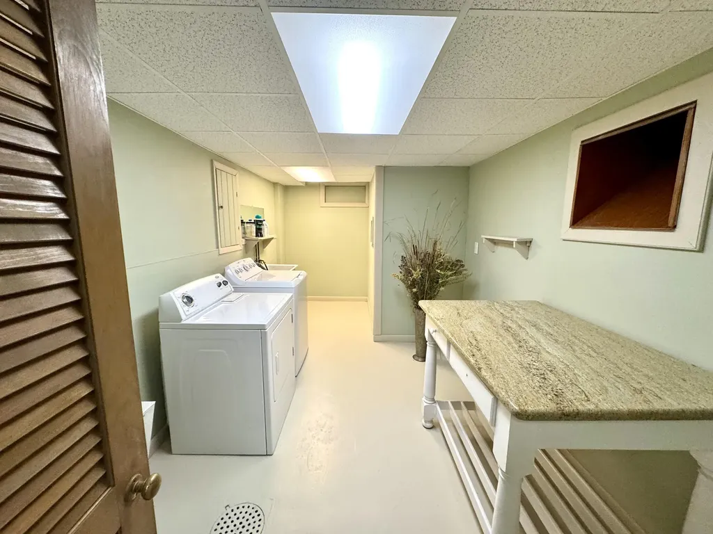 281 Clyde Road Bangor ME 04401