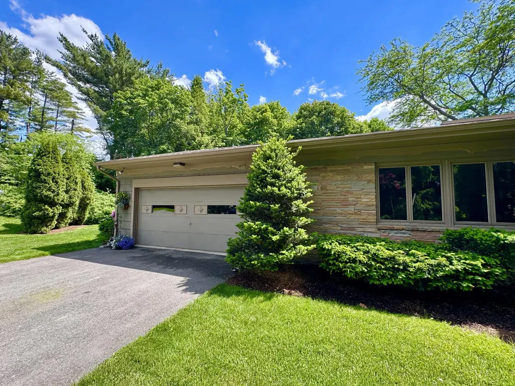 281 Clyde Road Bangor ME 04401