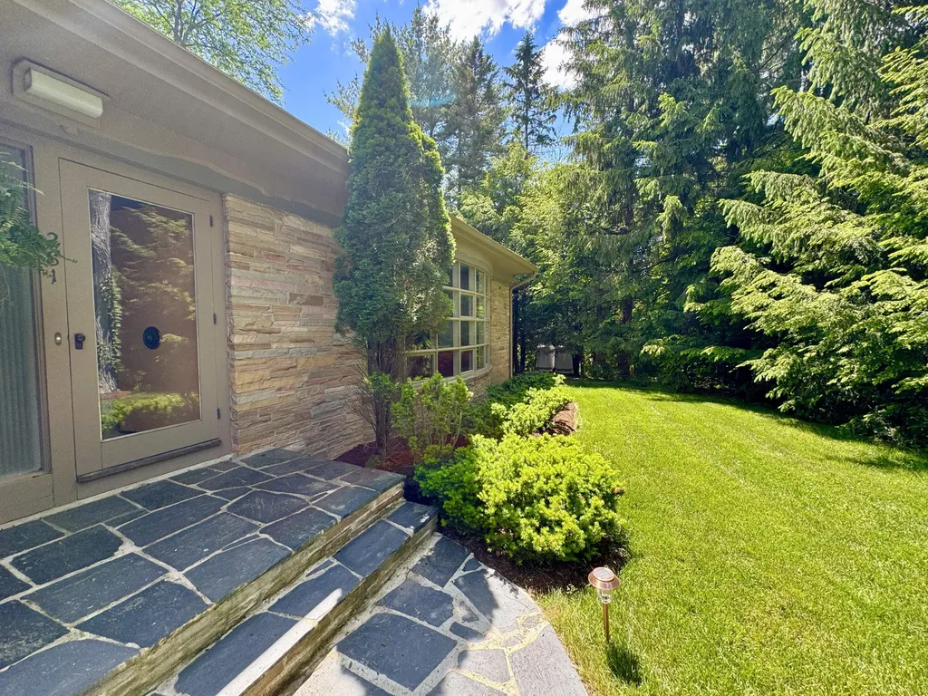 281 Clyde Road Bangor ME 04401