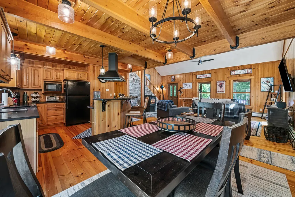 9 Star Gazer Lane Rangeley ME 04970
