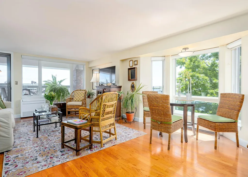 715 Chandlers Wharf Portland ME 04101