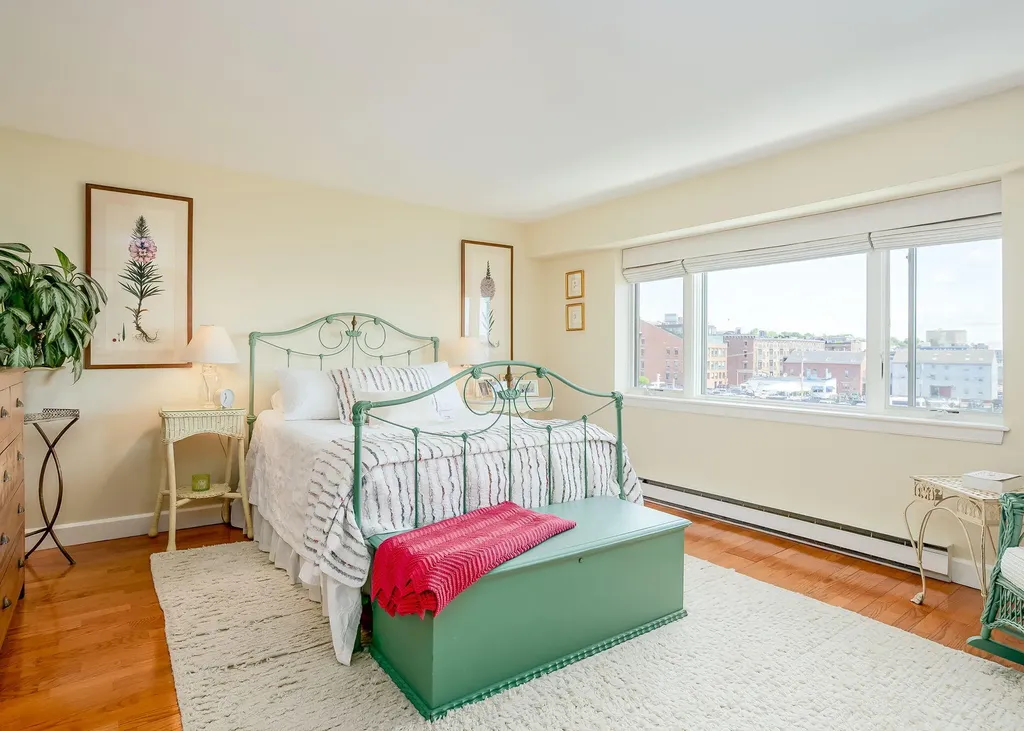 715 Chandlers Wharf Portland ME 04101