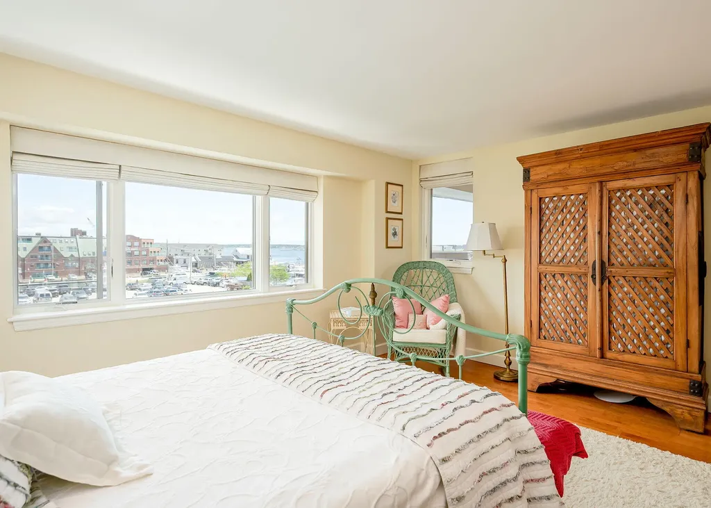 715 Chandlers Wharf Portland ME 04101