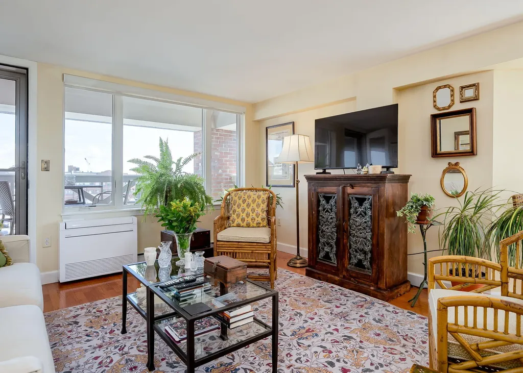 715 Chandlers Wharf Portland ME 04101