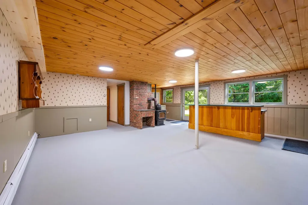 37 Holt Road Norway ME 04268