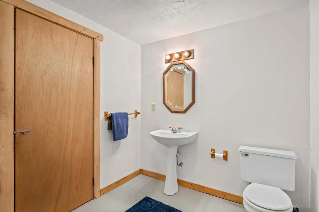 37 Holt Road Norway ME 04268