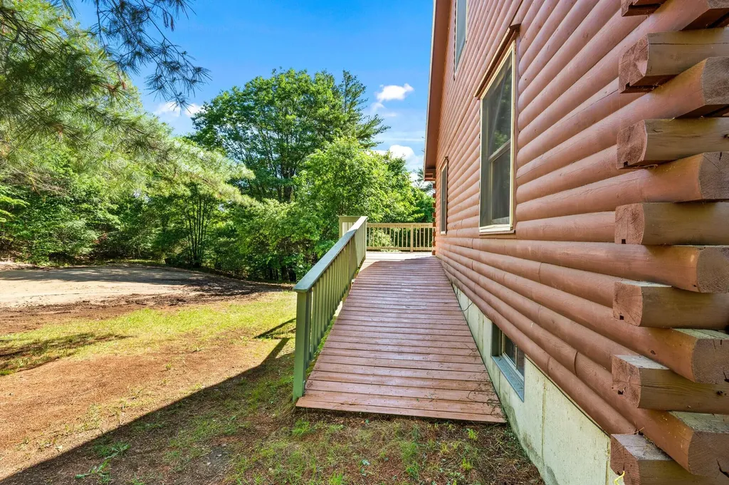 37 Holt Road Norway ME 04268