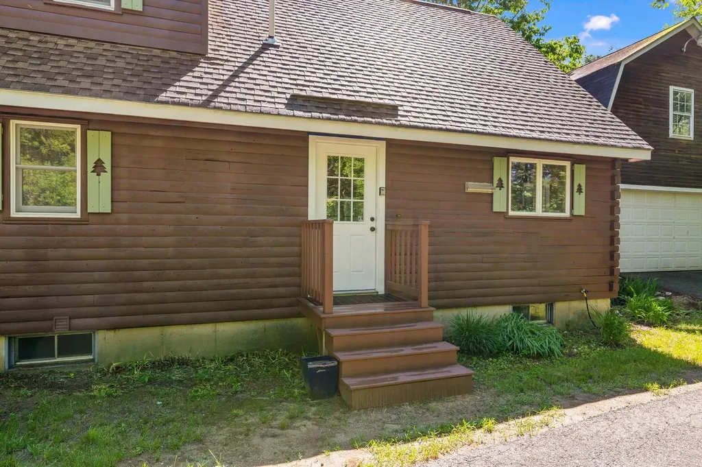 37 Holt Road Norway ME 04268