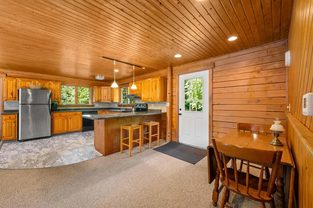 37 Holt Road Norway ME 04268