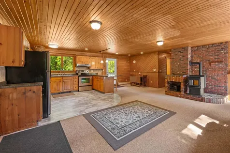 37 Holt Road Norway ME 04268