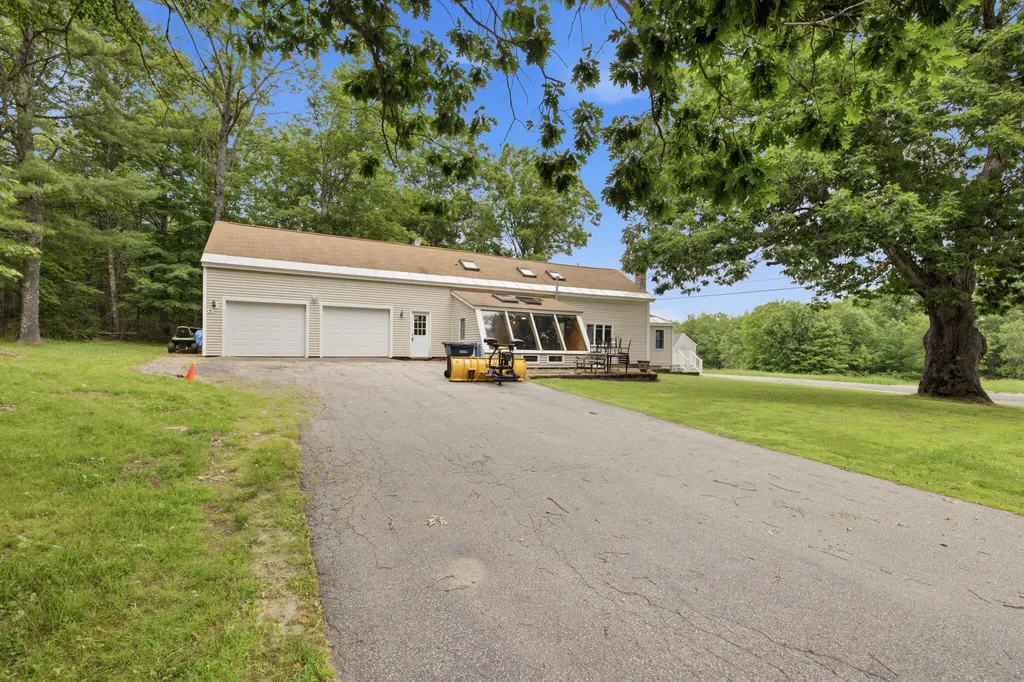 426 Hight Road Dayton ME 04005
