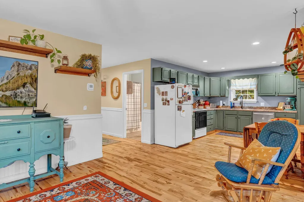 311 Phinney Farm Road Lincoln ME 04457
