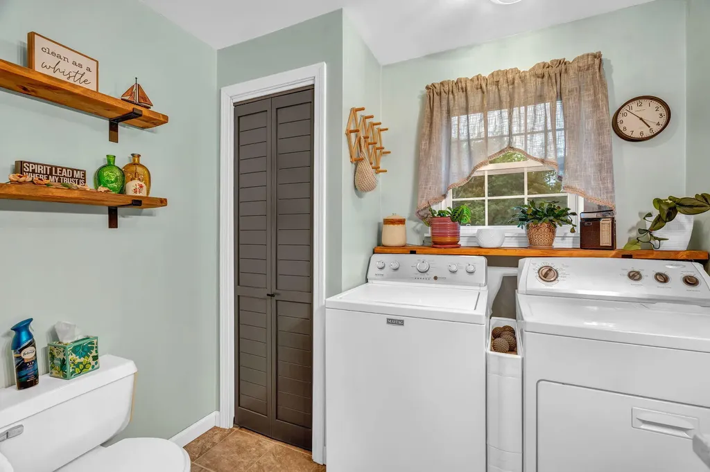 311 Phinney Farm Road Lincoln ME 04457