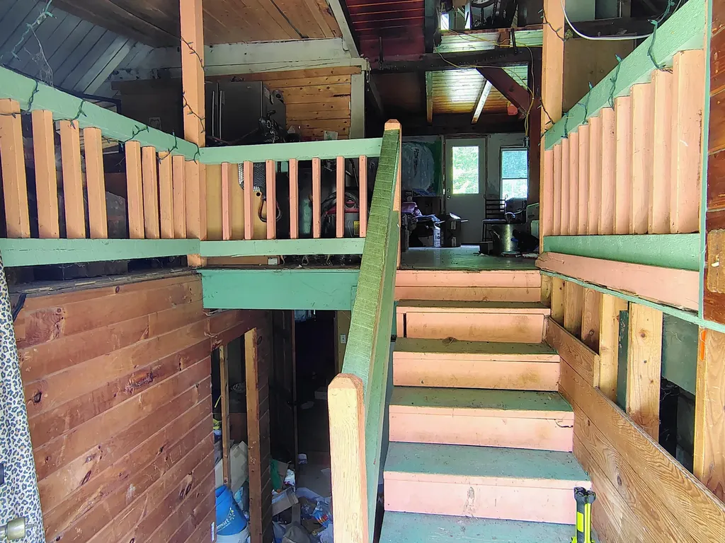10 Amber Lane Hudson ME 04449