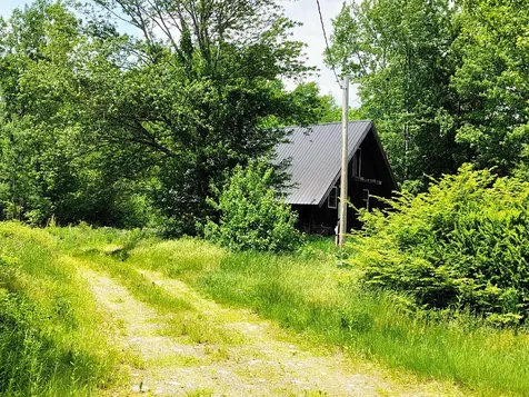 10 Amber Lane Hudson ME 04449
