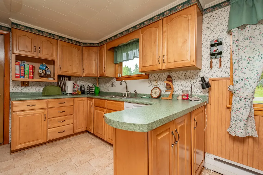 87 N North Dexter Road Sangerville ME 04479