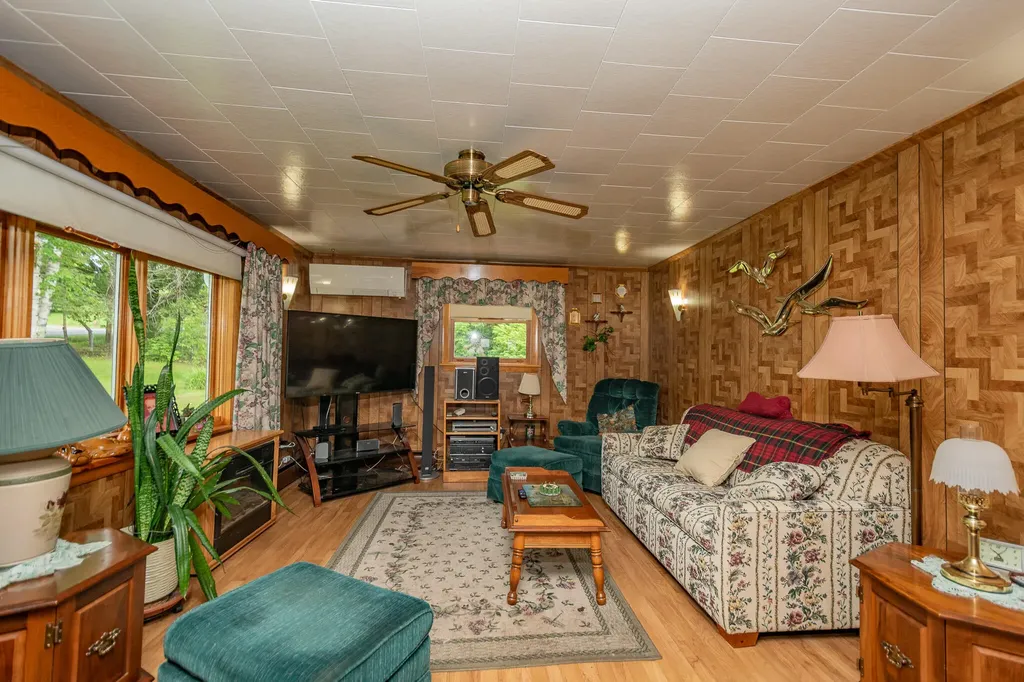 87 N North Dexter Road Sangerville ME 04479