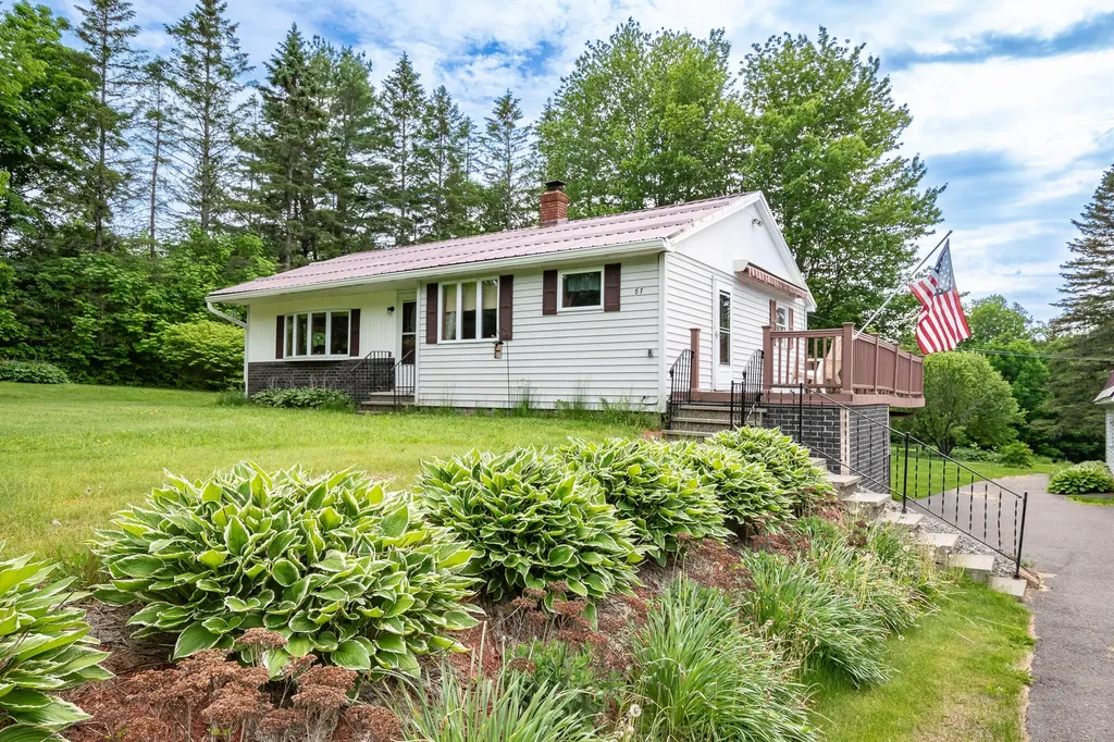 87 N North Dexter Road Sangerville ME 04479