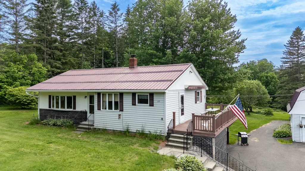 87 N North Dexter Road Sangerville ME 04479