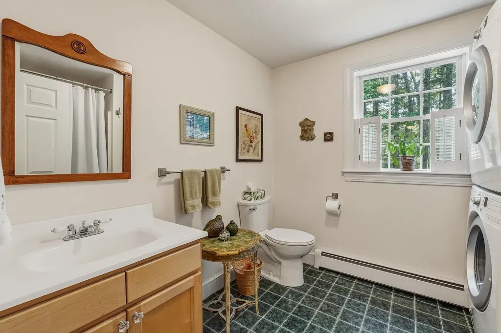 13 Mckenna Lane York ME 03909