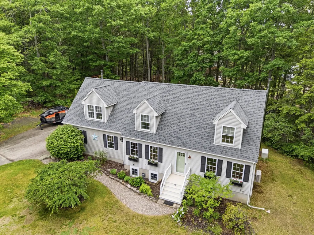 13 Mckenna Lane York ME 03909