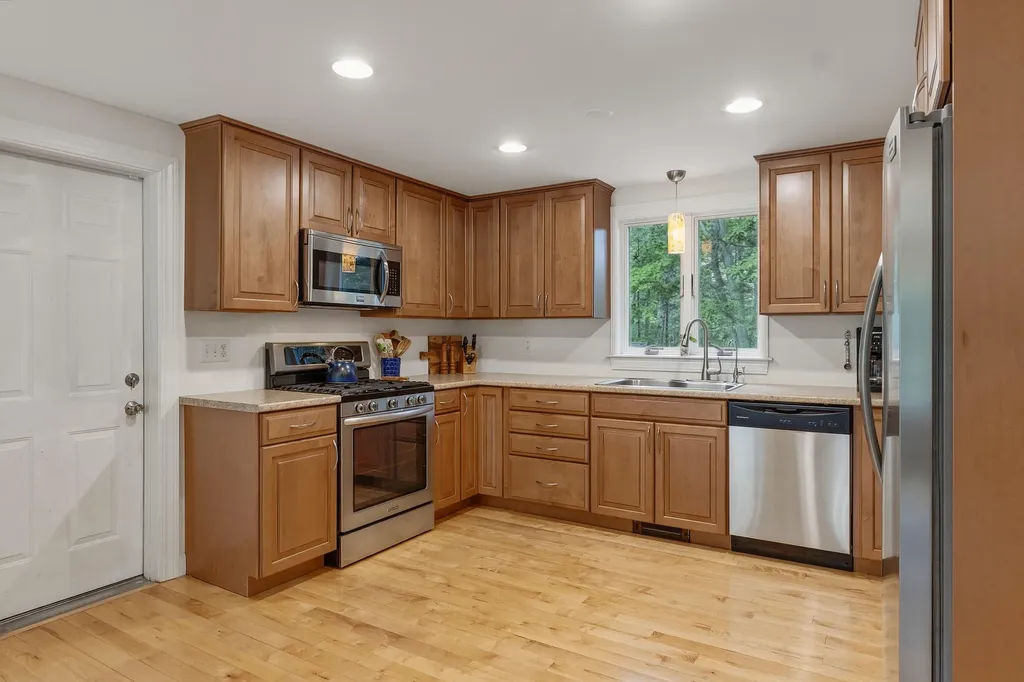 13 Mckenna Lane York ME 03909
