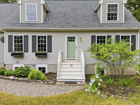 13 Mckenna Lane York ME 03909