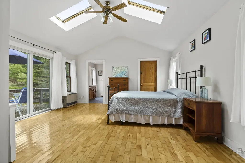 49 Murray Hill Road Boothbay ME 04544