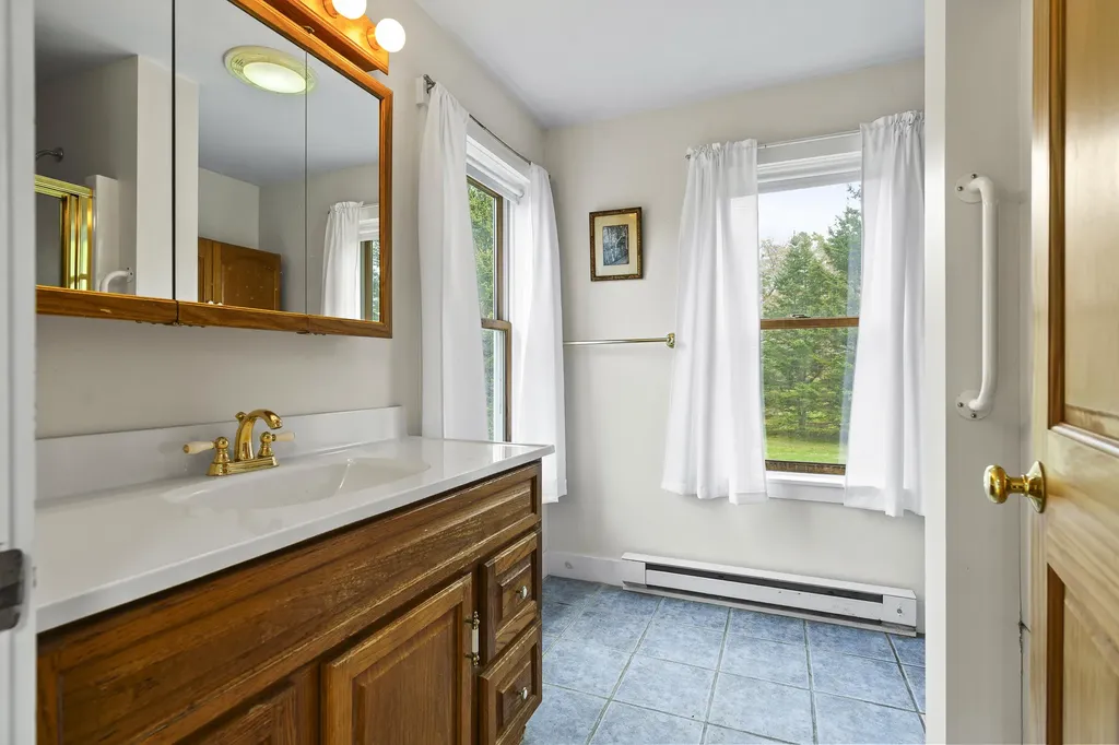 49 Murray Hill Road Boothbay ME 04544
