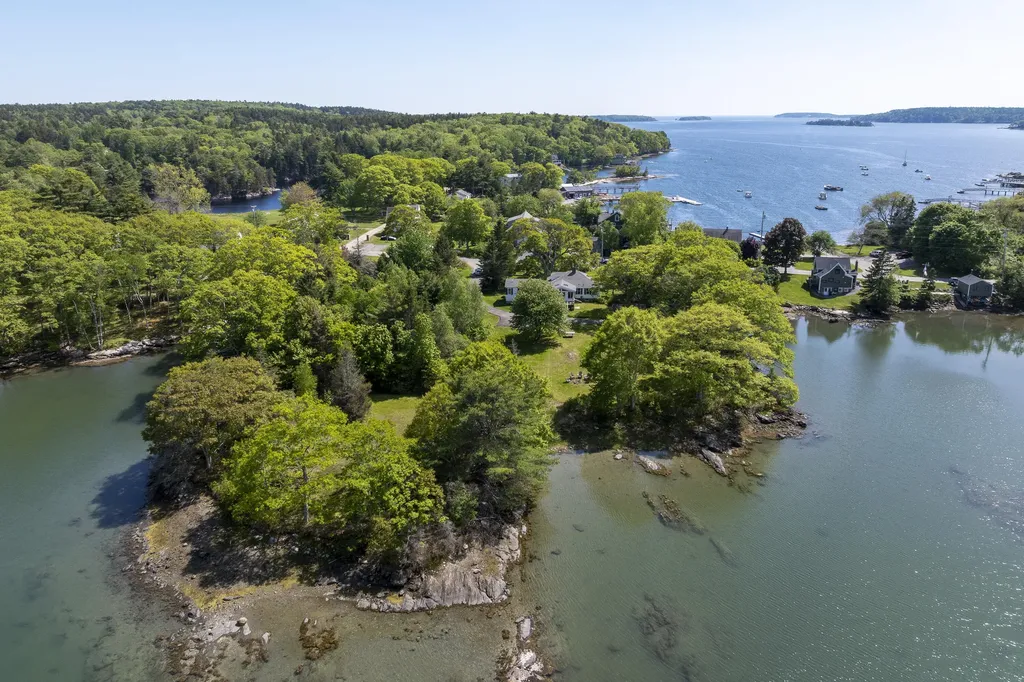 49 Murray Hill Road Boothbay ME 04544