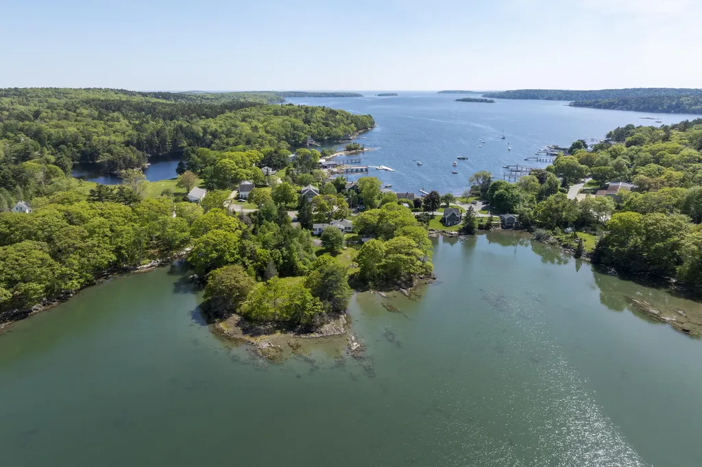 49 Murray Hill Road Boothbay ME 04544