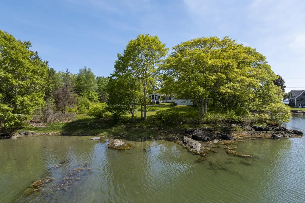 49 Murray Hill Road Boothbay ME 04544