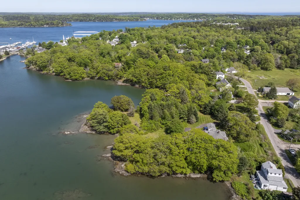 49 Murray Hill Road Boothbay ME 04544