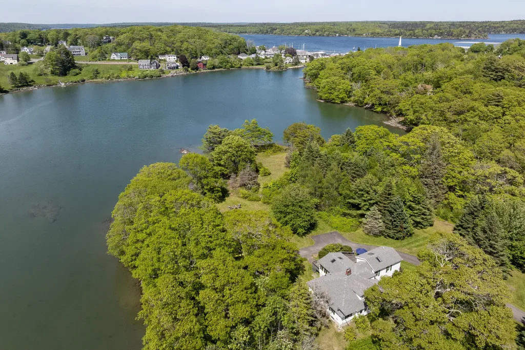 49 Murray Hill Road Boothbay ME 04544