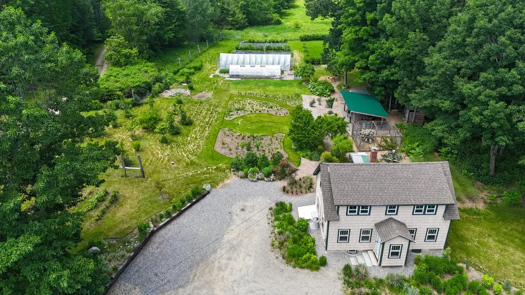 334 River Road Richmond ME 04357