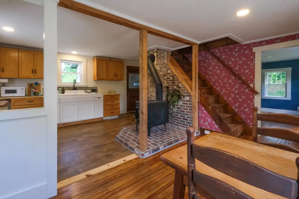334 River Road Richmond ME 04357