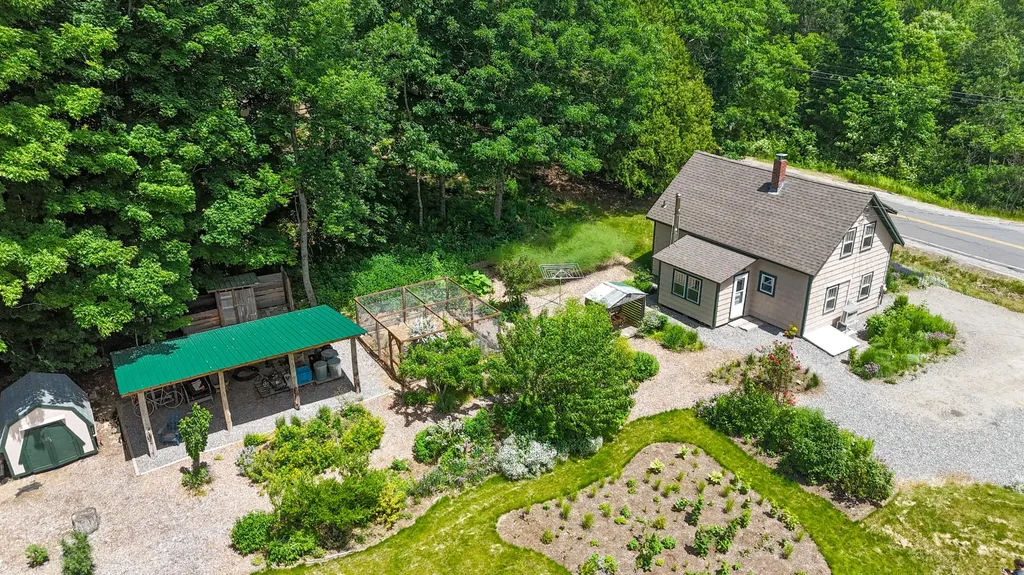 334 River Road Richmond ME 04357