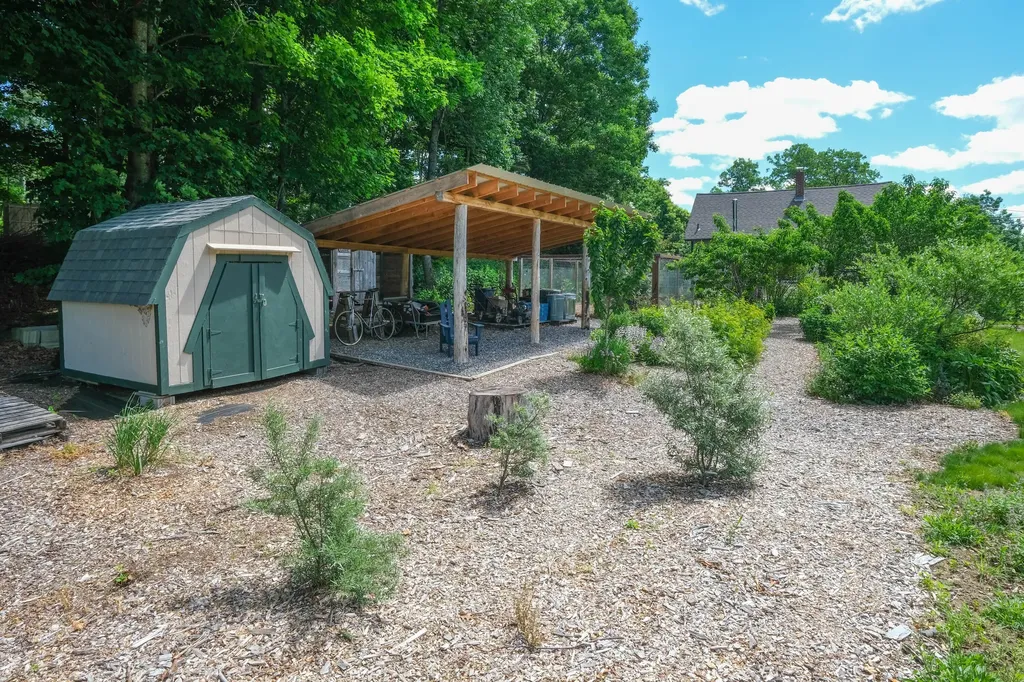 334 River Road Richmond ME 04357