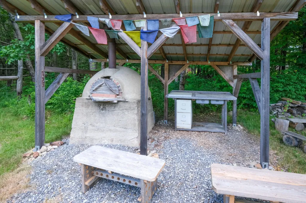 334 River Road Richmond ME 04357